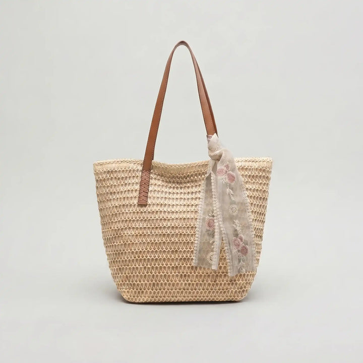 Cartera tote minimalista de rafia